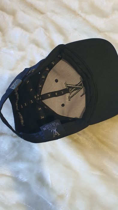 Бейсболка Louis Vuitton / Чорна кепка ЛВ в ідеальному стані
Опис товару