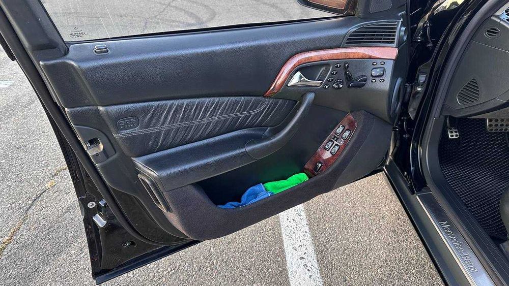 Mercedes-Benz S-Class 2000