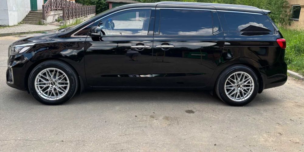 Kia Carnival III 2018