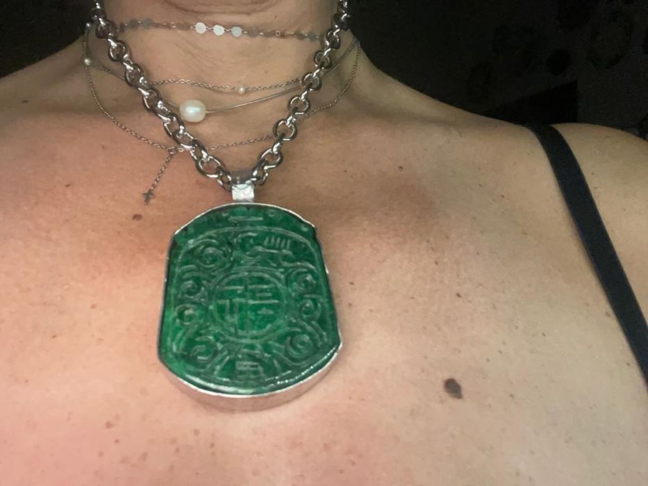 Pendente jade- jadaíte incrustada em prata de lei