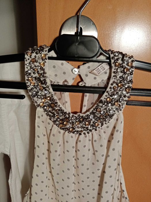 Conjunto de roupa de senhora em muito bom estado.