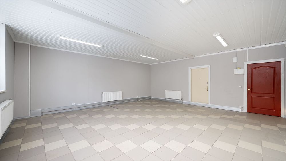 Продаж фасадне приміщення магазин склад 103,6 м2 вул. Довженко ремонт