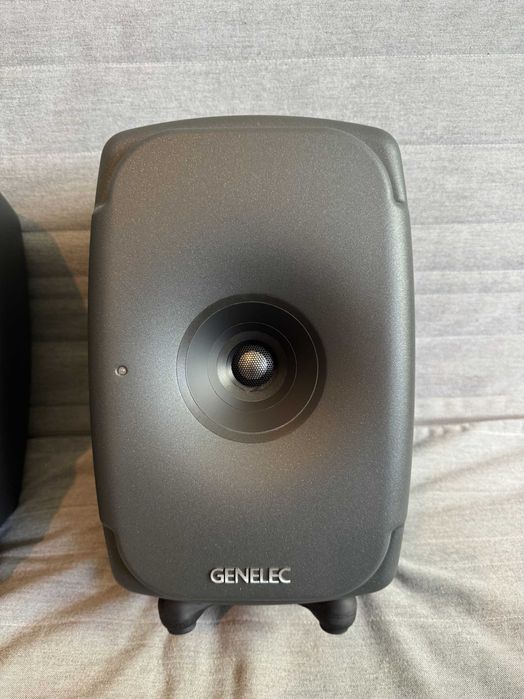 Monitory studyjne - GENELEC 8341 The Ones, para