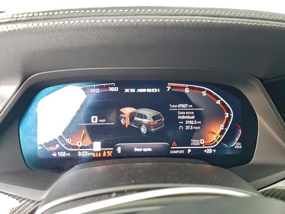 BMW X5 M50i      2022