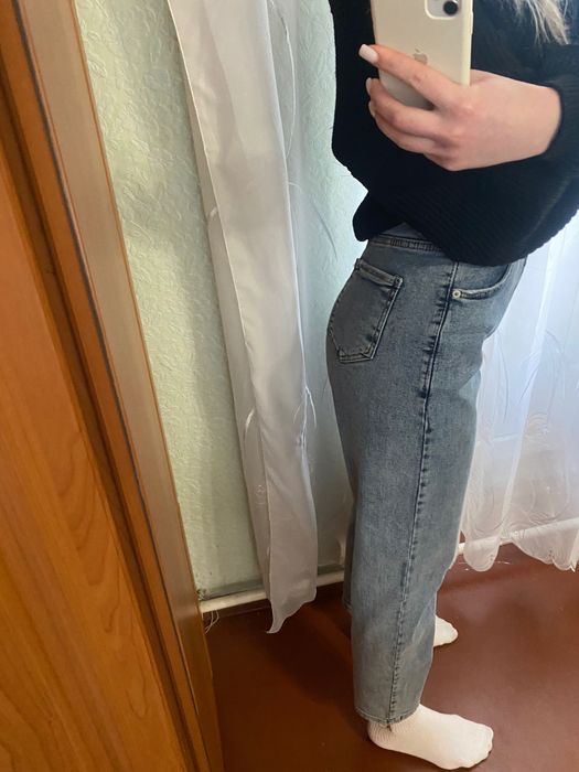 Якісний та новий одяг.