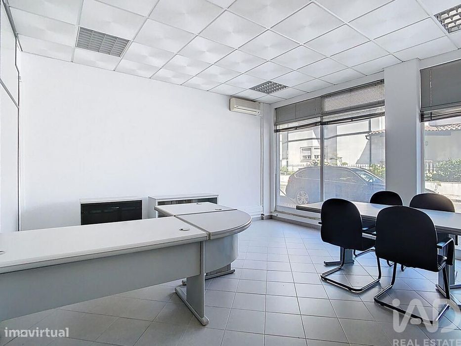 Escritório em Marinha Grande de 132,00 m2