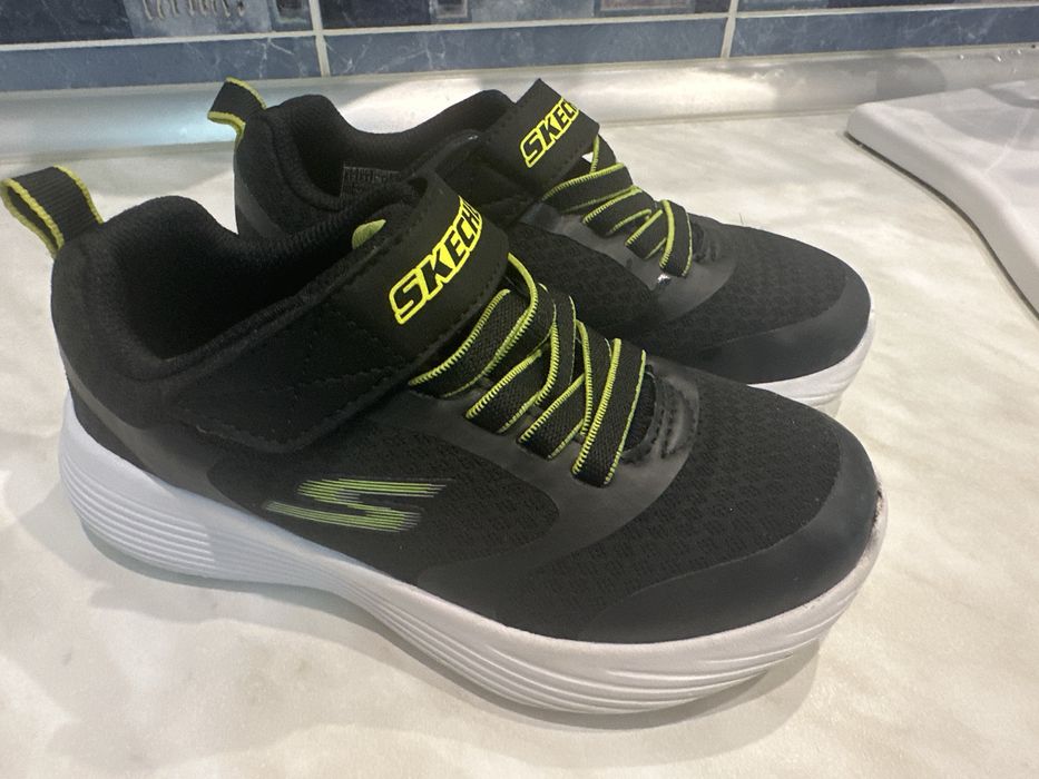 Кросівки skechers 12 us 18см