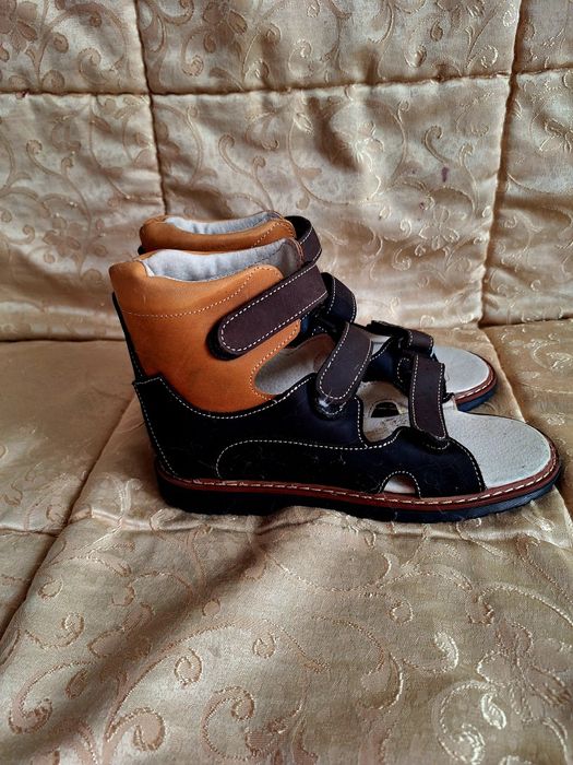 Ортопедичні босоножки 34-35р.