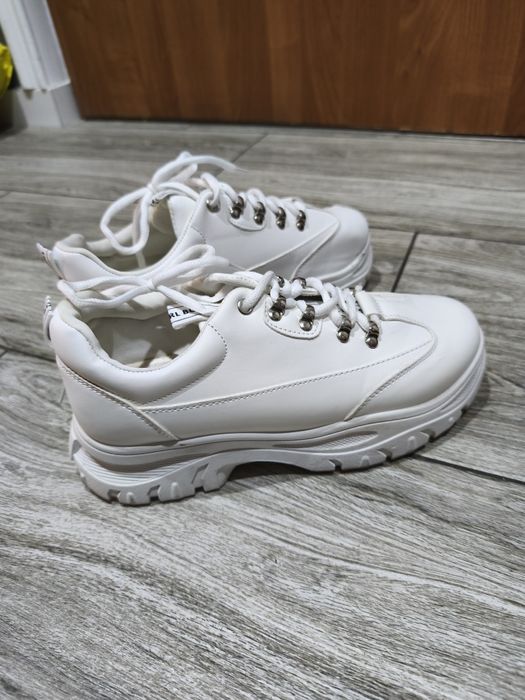 Białe sneakersy vices 40