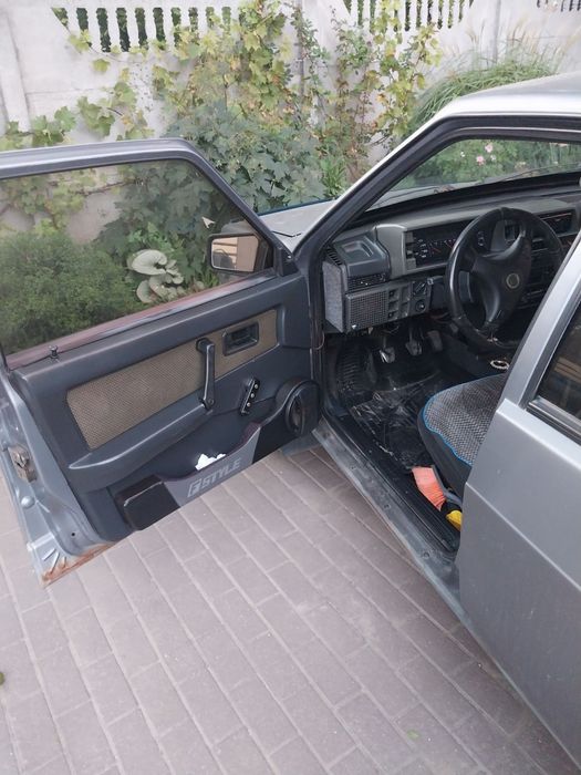 Автомобіль ВАЗ 2109