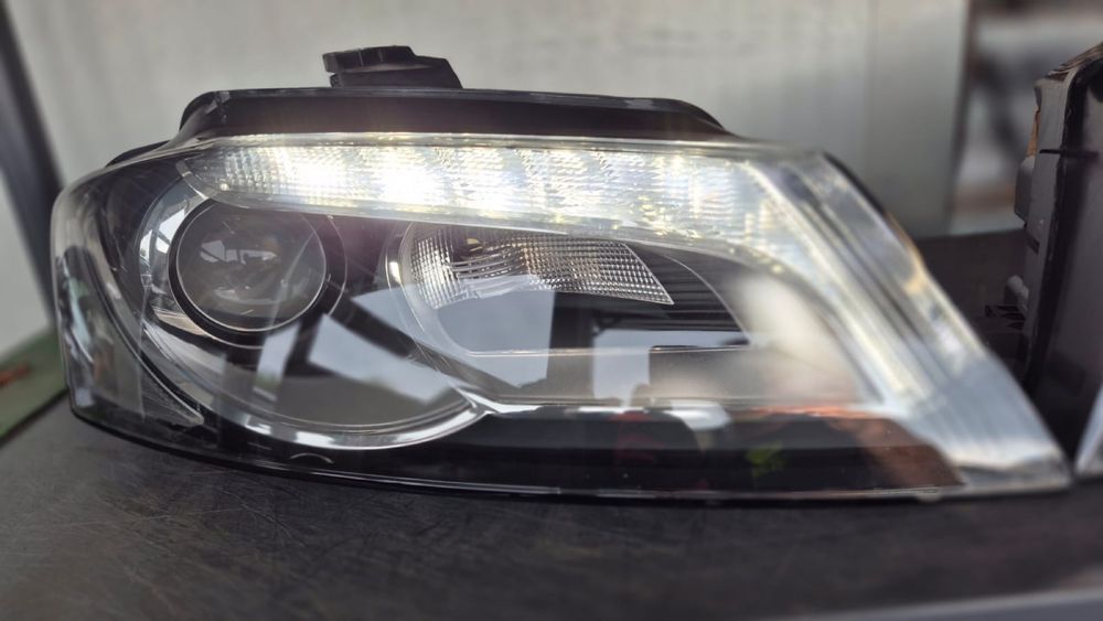 Lampy komlet  audi a3 8p xenon 08 -12 rok