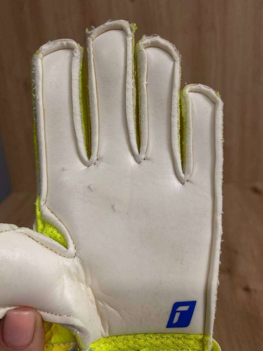 Rękawice bramkarskie Reusch Attrakt Solid Junior rozmiar 4