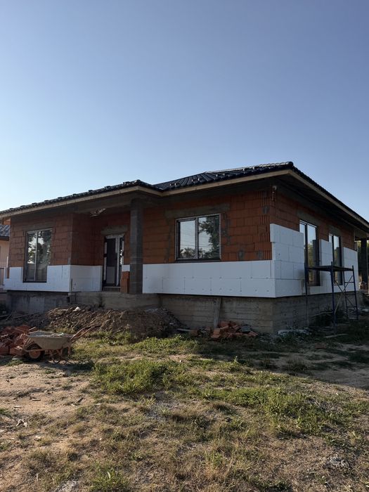 Продається сучасний будинок площею 155 м²