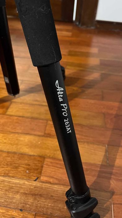 Vanguard GH100 +Tripé de alumínio Vanguard Alta Pro 263AT