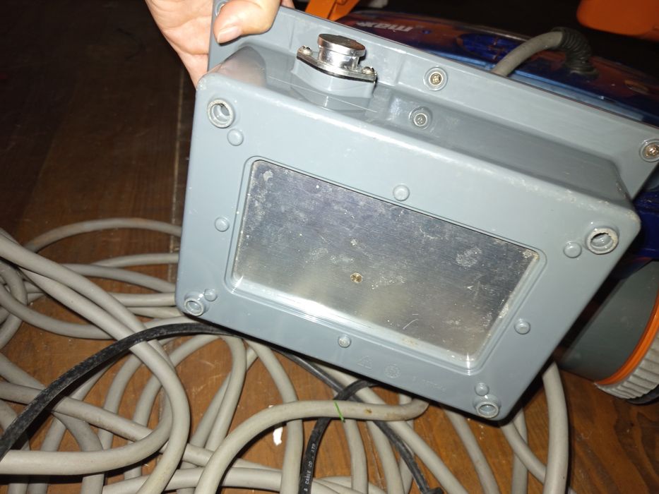 Robot de piscina novo