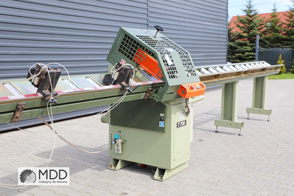 Piła poprzeczna OMGA T720 ze stołami (1040)