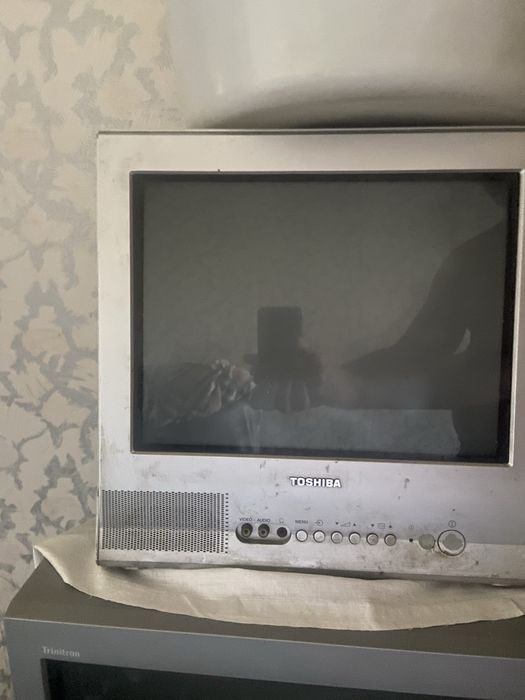 Телевизор 2 штуки sony toshiba