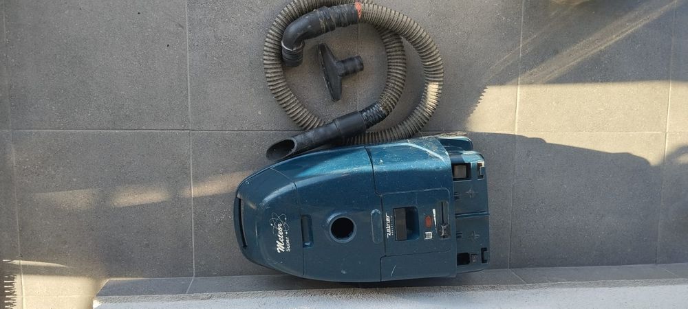 Odkurzacz LG  1400 W