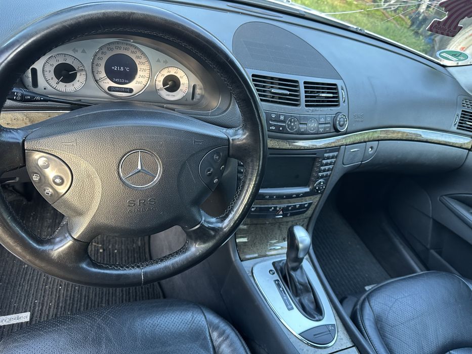 Mercedes E280 3.0 benzyna, 211