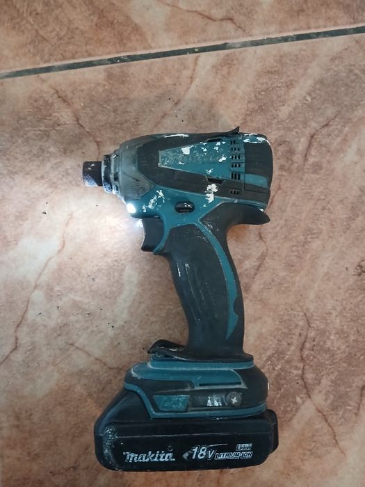 Makita e mais 1 bateria extra