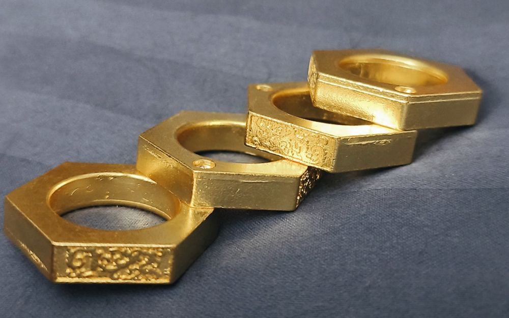 Anéis fidjet interligados em aço inoxidável para  ansiedade.