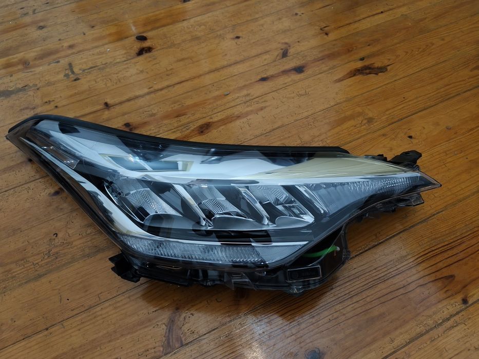 Farol Toyota c-hr CHR ótica led lado direito