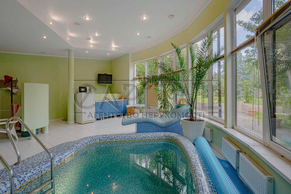 Оренда елітного будинку в Оболонському районі Київ  перша лінія Дніпра