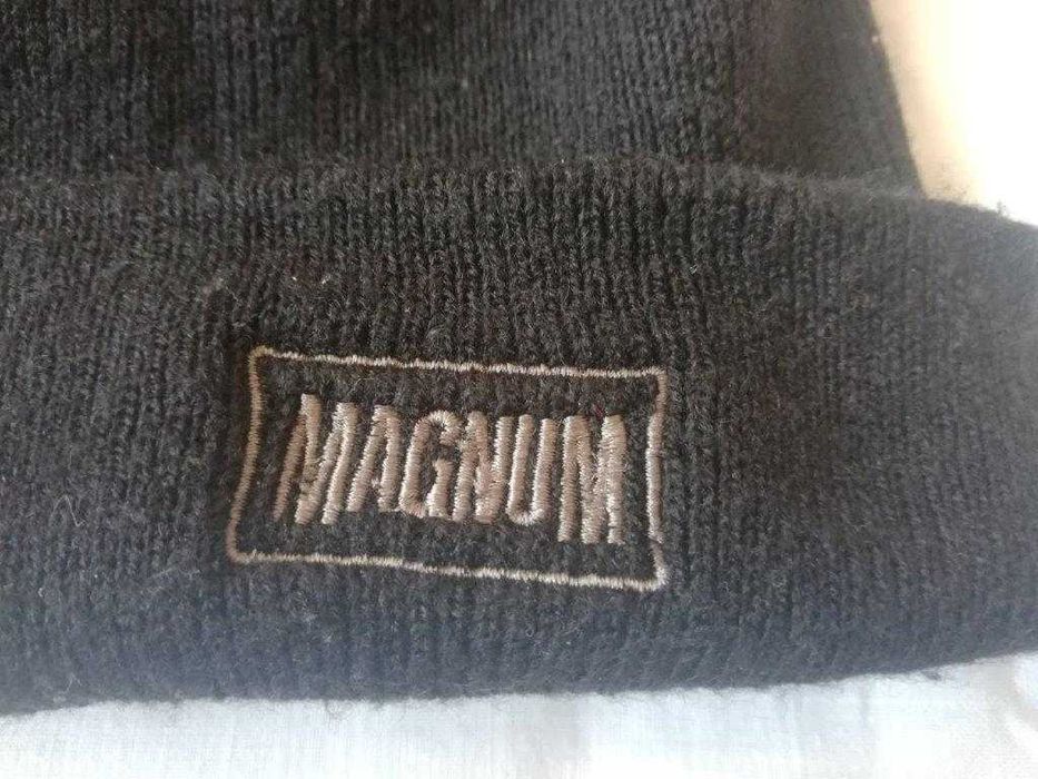 Czapka zimowa trekkingowa taktyczna Magnum czarna Black.