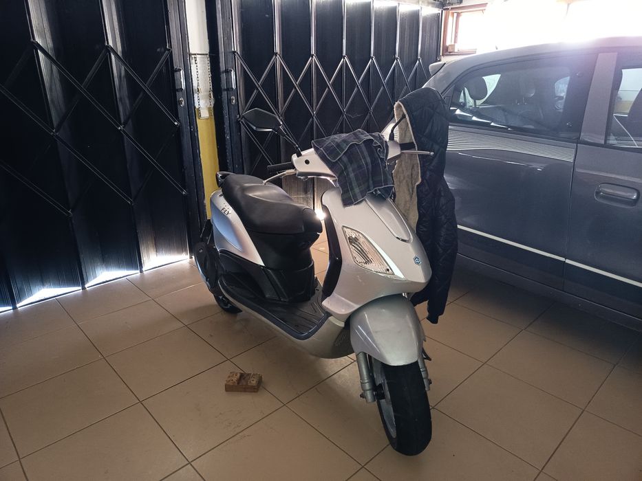 Mota Scooter Piaggio Fly 50cc