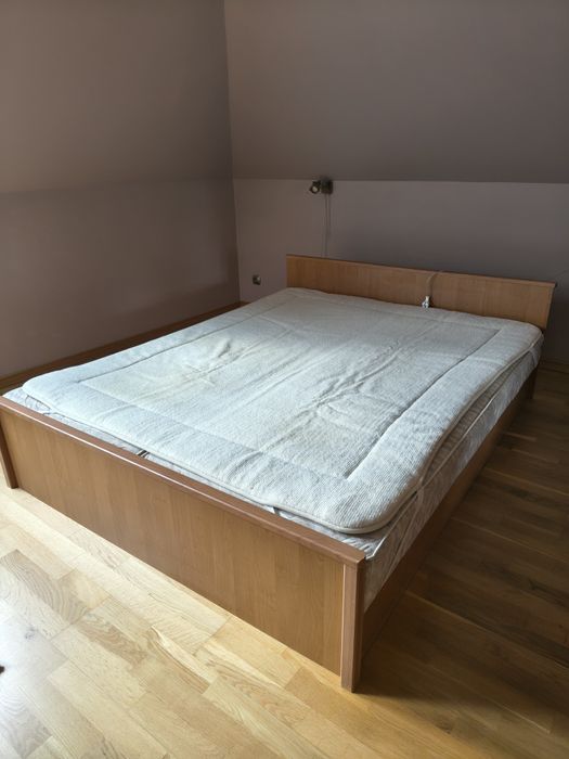 Łóżko, tapczan 160