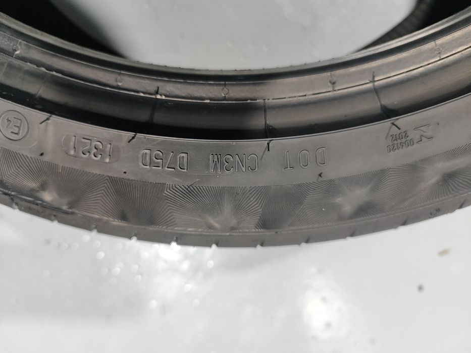 2 pneus semi novos 205-45R17 Continental - Oferta dos Portes