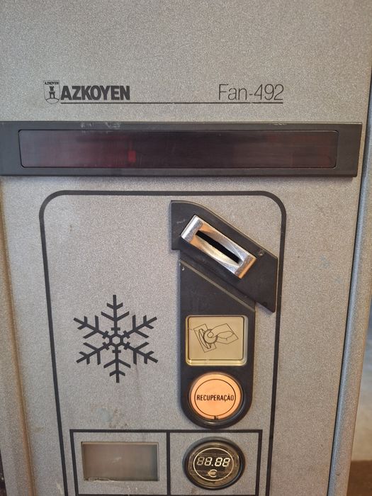 Máquina de Vending de Bebidas Azkoyen Fan 492