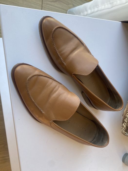 Бежеві лофери розмір 36,5