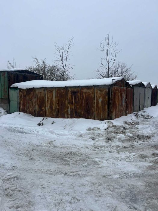Продам гараж з місцем в гаражному кооперативі вул. Авіаційна 24А
