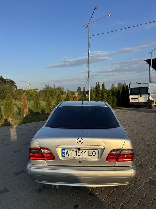 Mercedes-Benz E-Class 2001 VIN WDB2100061B436747 фото оголошення 4 з 13