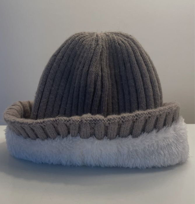 Gorro bege com interior em pêlo – super confortável