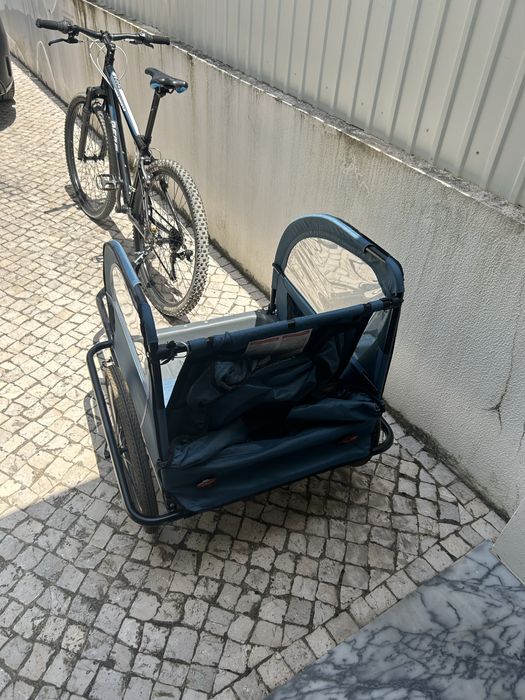 Bicicleta + atrelado para crianças