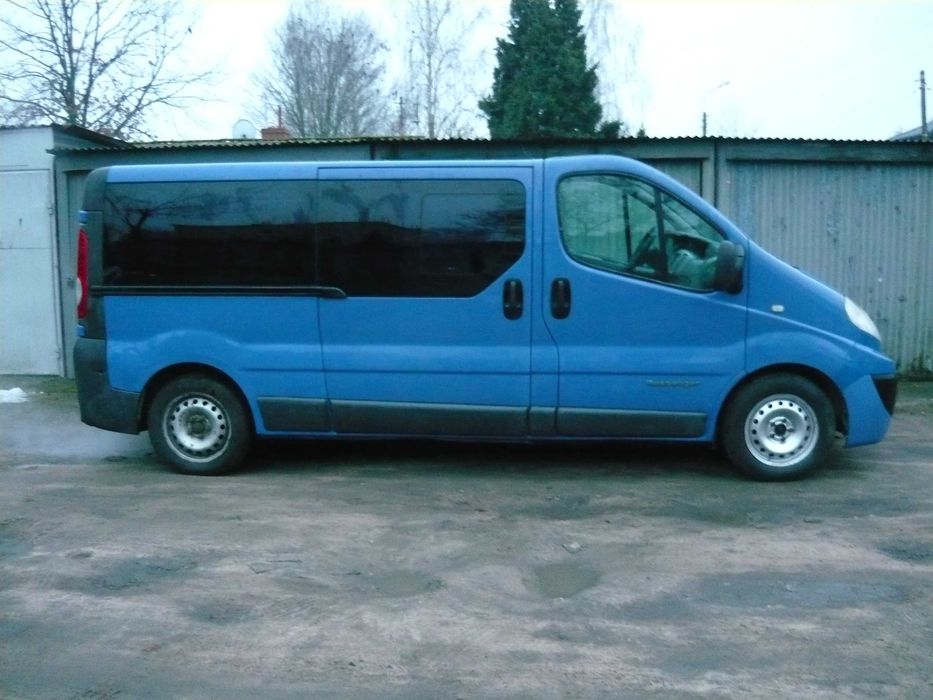 Renault Trafic 2,0 dci 9 osobowy