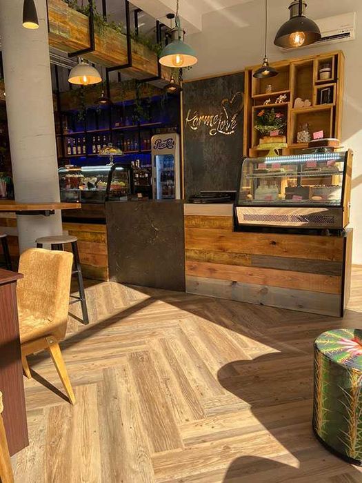 Profesjonalny montaż podłóg paneli winylowych wykładzin dywanowych pcv