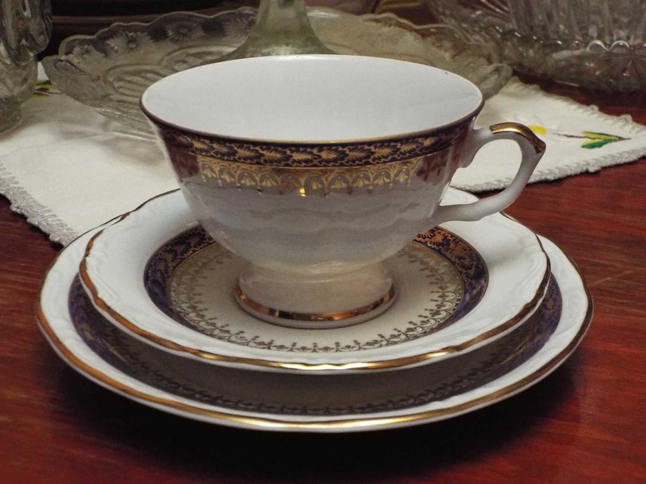 Serwis do kawy/herbaty kompletny dla 12 osób -porcelana wałbrzyska