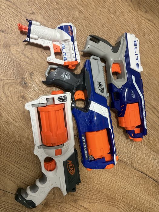 Pistolety Nerf plus piankowe strzalki