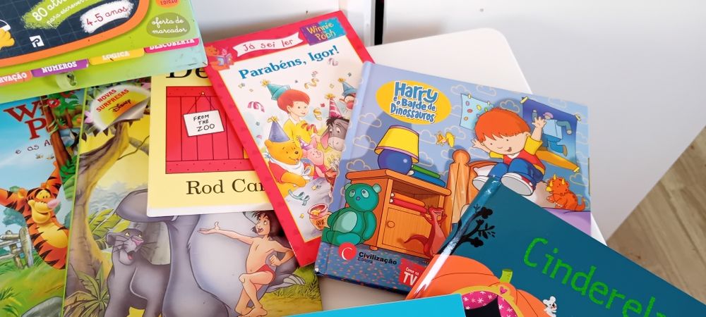 Lote/conjunto livros, puzzles, jogos, brinquedos (32 peças)