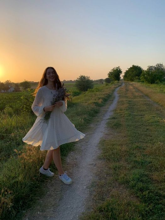 Легка сукня на літо