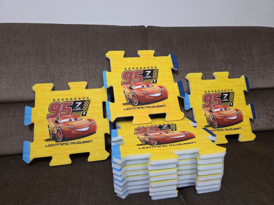 Duże puzzle piankowe 8 kompletów mata Cars Auta Pixar Disney