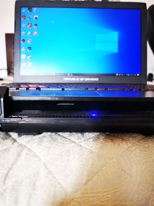 Portátil ASUS rog+ mala transporte+ rato asus