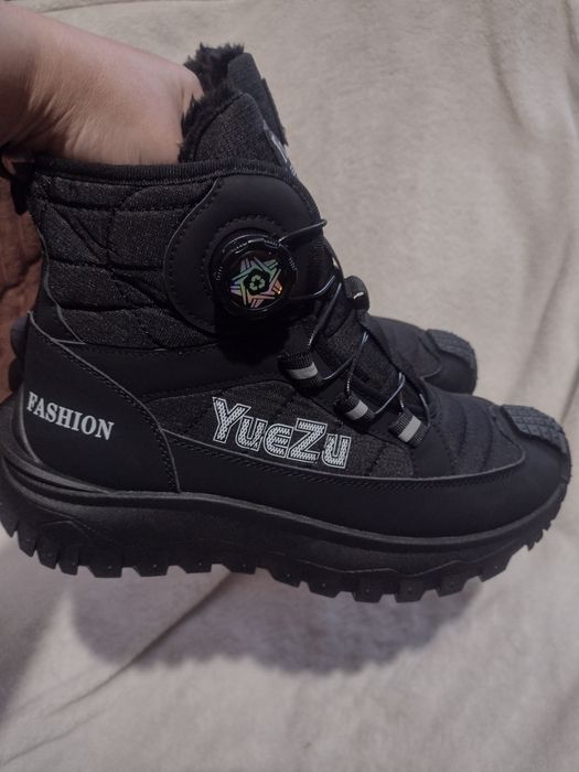 40р./26 см. Зимові термо черевики на хутрітна хлопчика підліткові