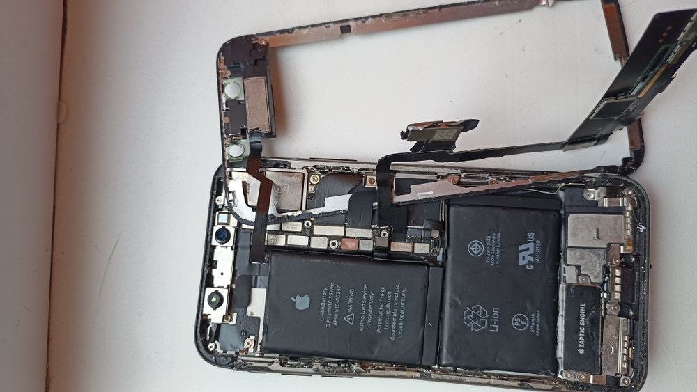 Продам айфон Х на 258гб розбитий