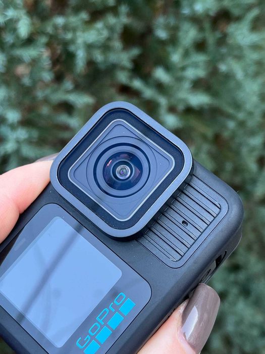 Екшн-камера GoPro Hero 13 в кейсі