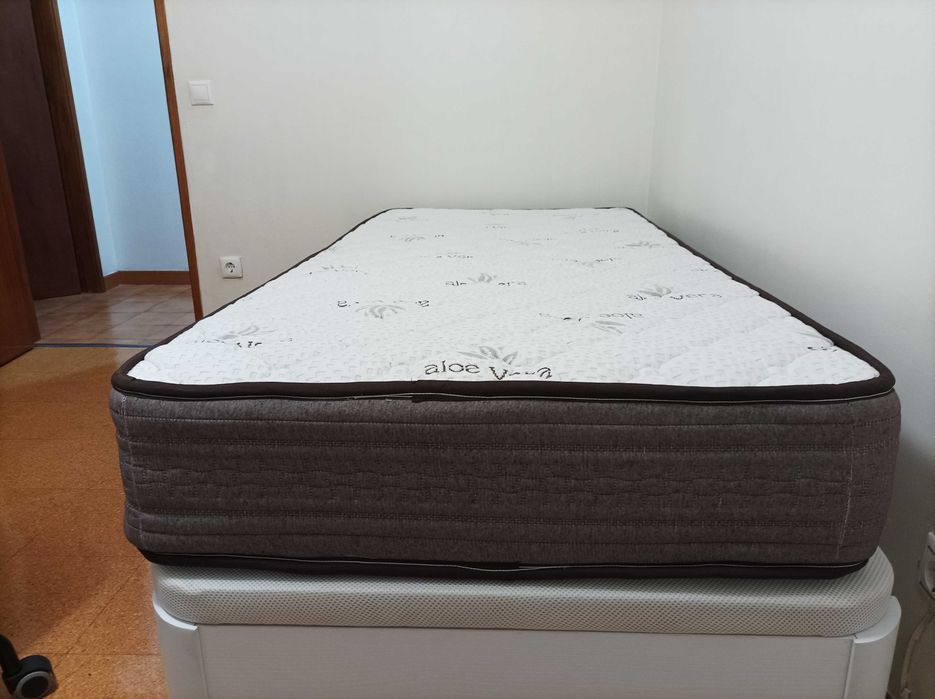 sommier arrecadação semi nova 

colchão semi novo