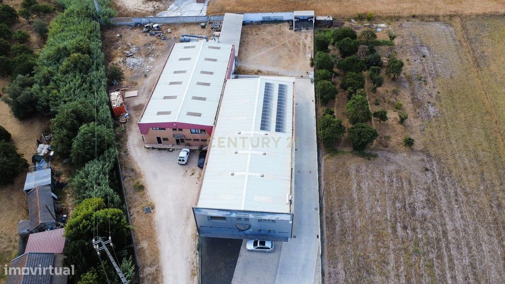 Armazém Industrial Moderno (992m²) em Salvaterra de Magos – Logística